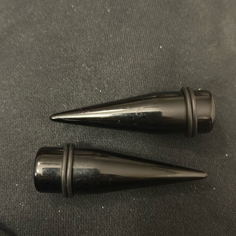 Acrylic tapers black